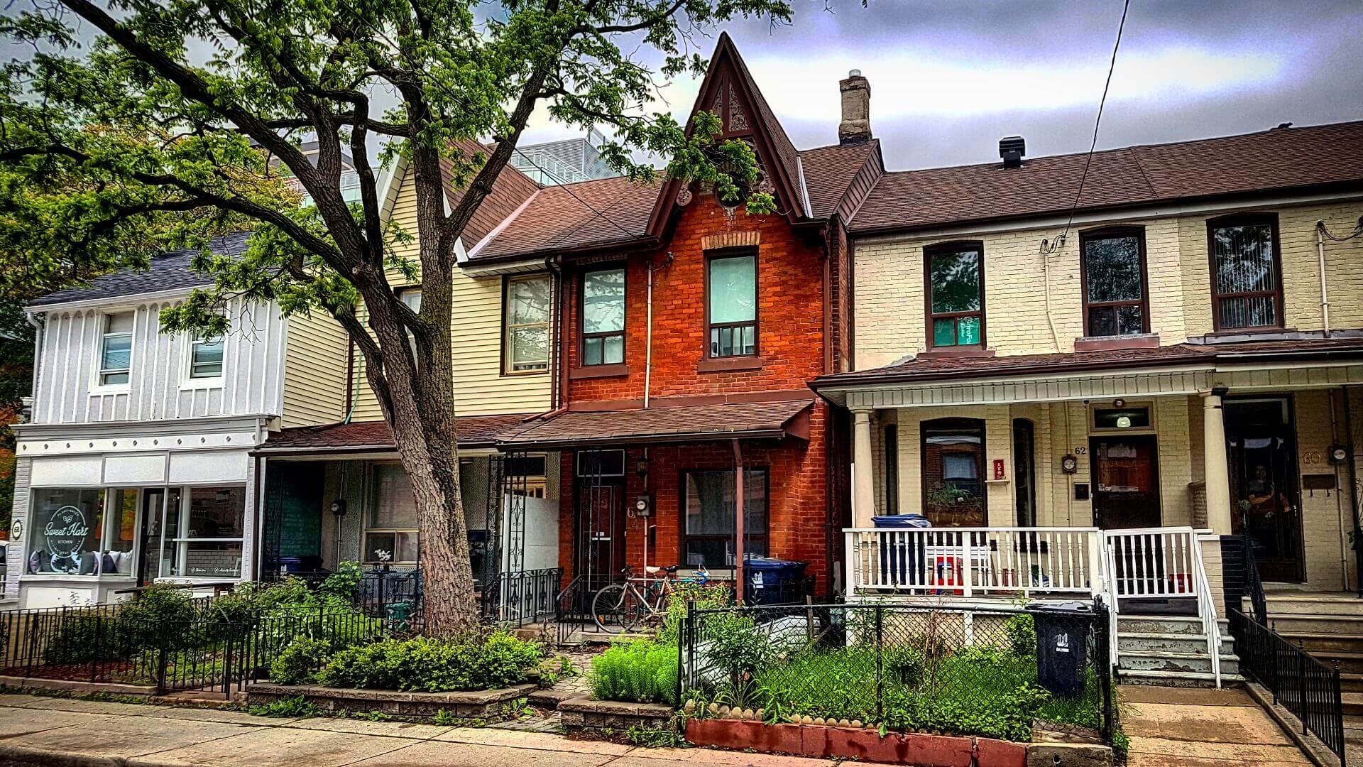 We Buy Your House Immediately and at the Current Value!